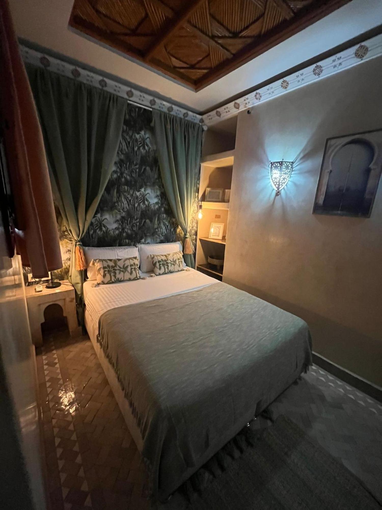 Riad Amazing Amazigh Avec Jacuzzi Petit Dejeuner Compris Avec Aussi Chambres Familiales Pres De La Place Jemaa El Fna Марракеш Экстерьер фото