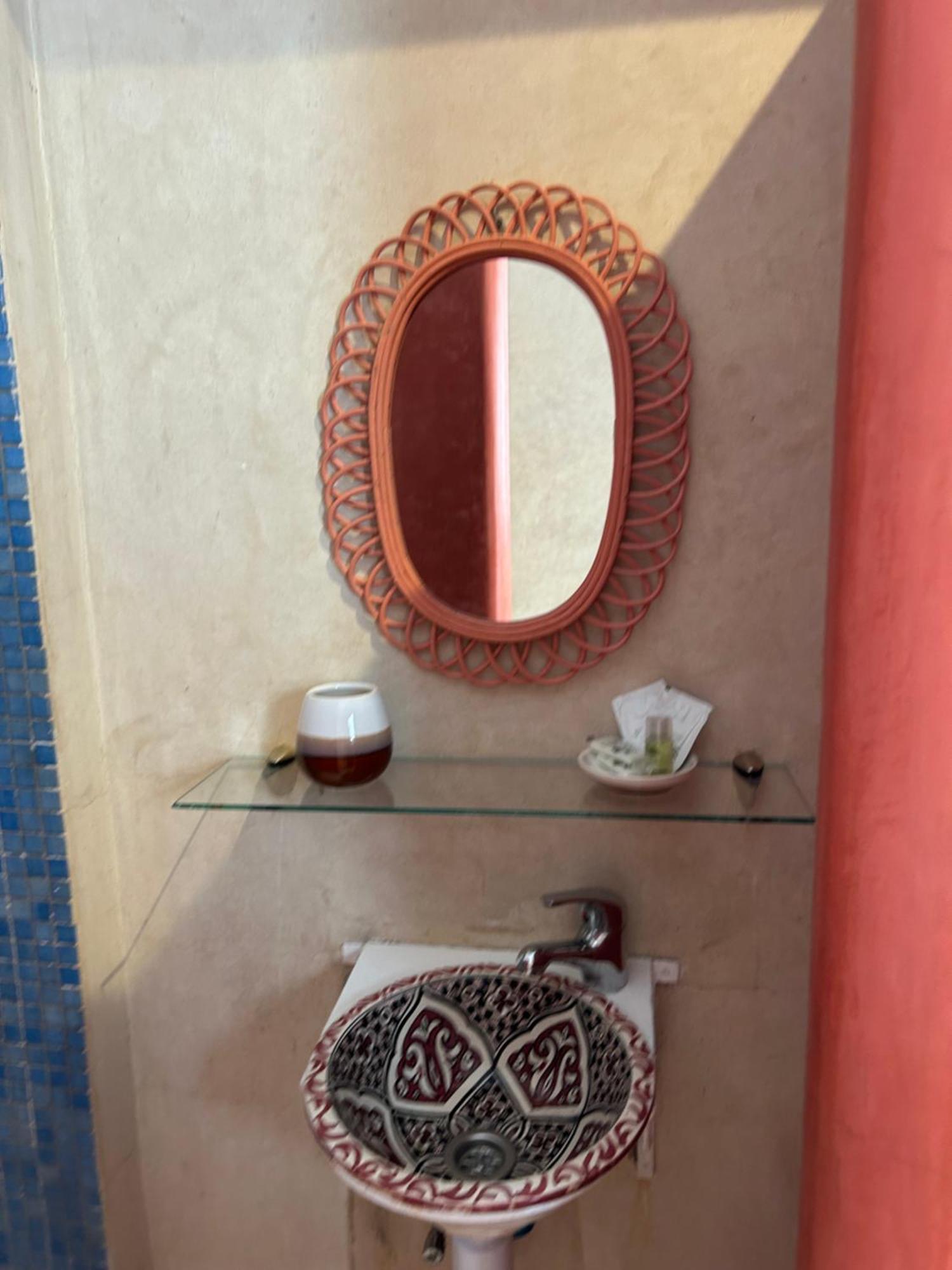 Riad Amazing Amazigh Avec Jacuzzi Petit Dejeuner Compris Avec Aussi Chambres Familiales Pres De La Place Jemaa El Fna Марракеш Экстерьер фото