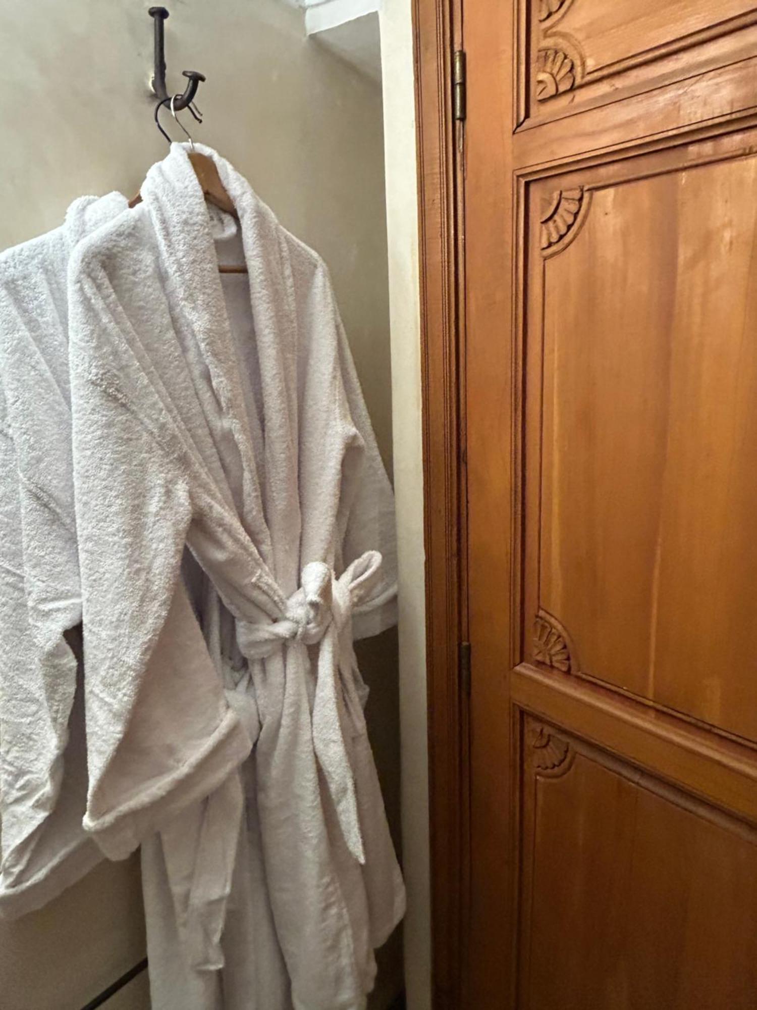 Riad Amazing Amazigh Avec Jacuzzi Petit Dejeuner Compris Avec Aussi Chambres Familiales Pres De La Place Jemaa El Fna Марракеш Экстерьер фото