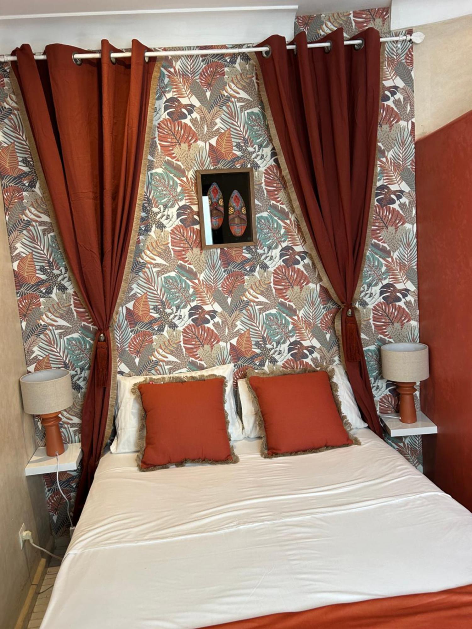 Riad Amazing Amazigh Avec Jacuzzi Petit Dejeuner Compris Avec Aussi Chambres Familiales Pres De La Place Jemaa El Fna Марракеш Экстерьер фото