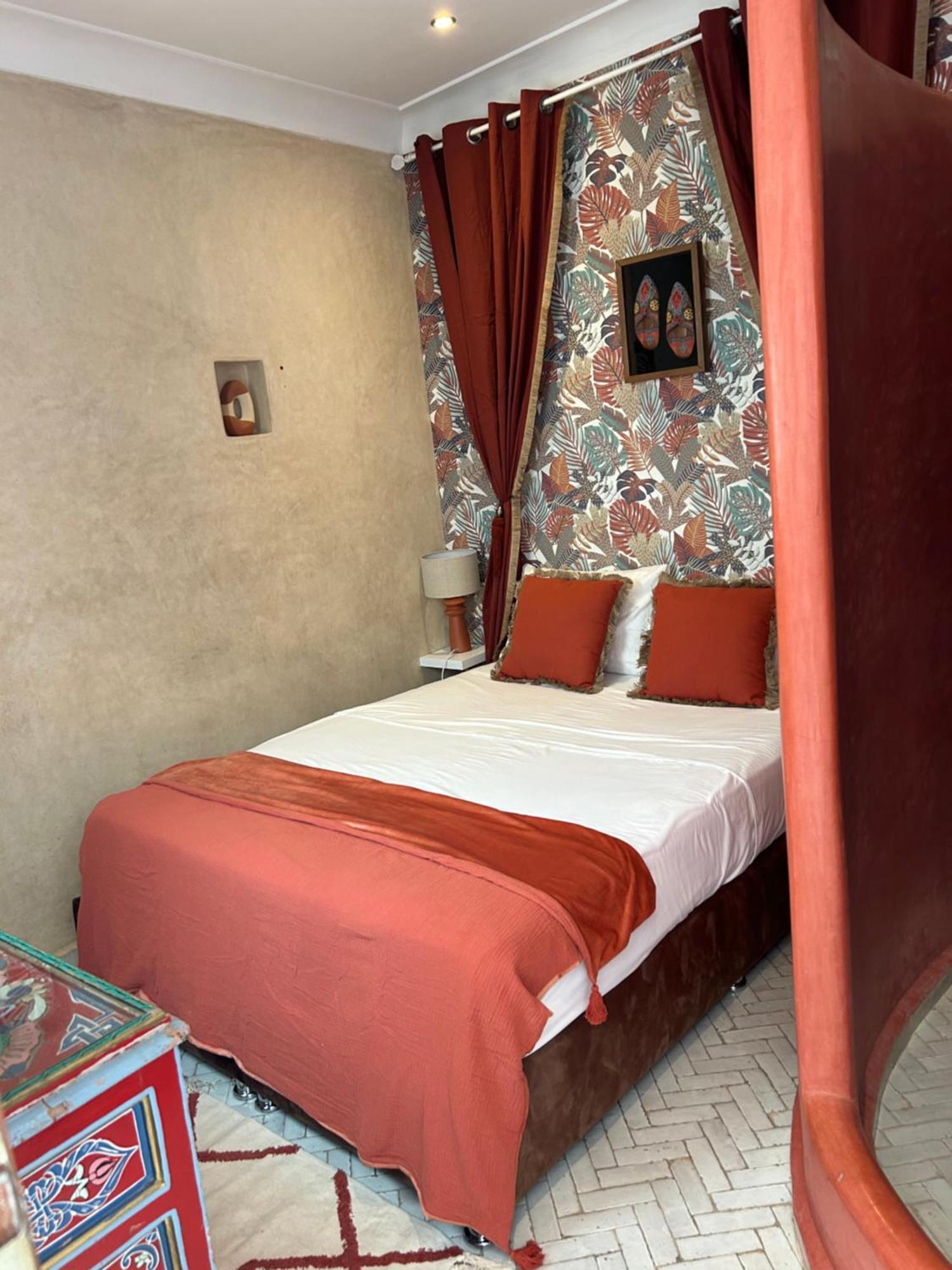 Riad Amazing Amazigh Avec Jacuzzi Petit Dejeuner Compris Avec Aussi Chambres Familiales Pres De La Place Jemaa El Fna Марракеш Экстерьер фото
