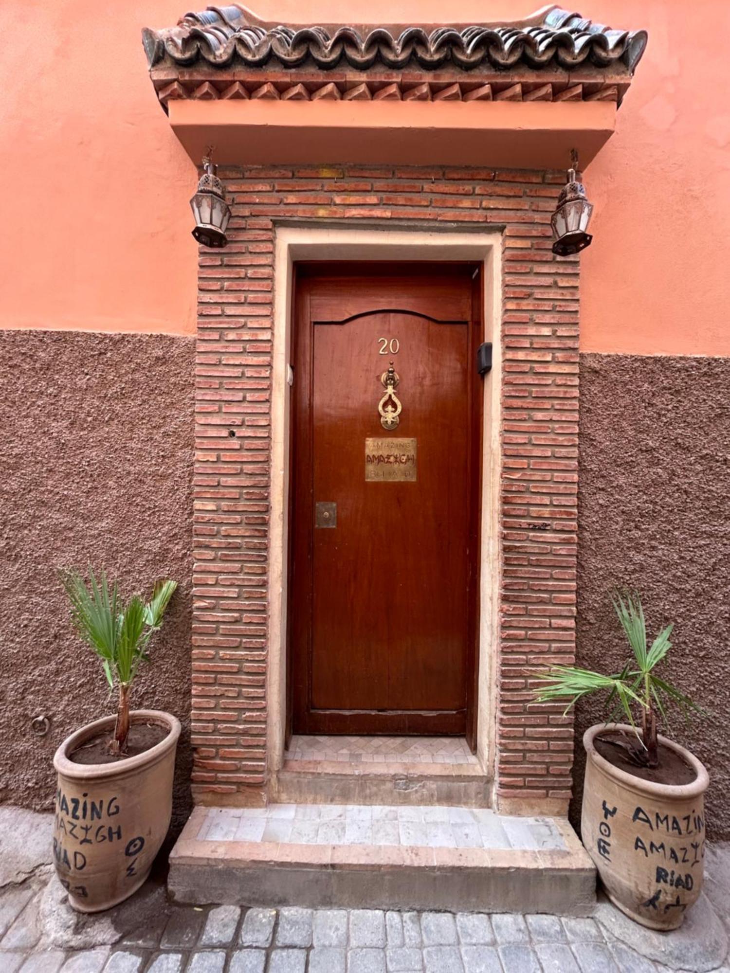 Riad Amazing Amazigh Avec Jacuzzi Petit Dejeuner Compris Avec Aussi Chambres Familiales Pres De La Place Jemaa El Fna Марракеш Экстерьер фото