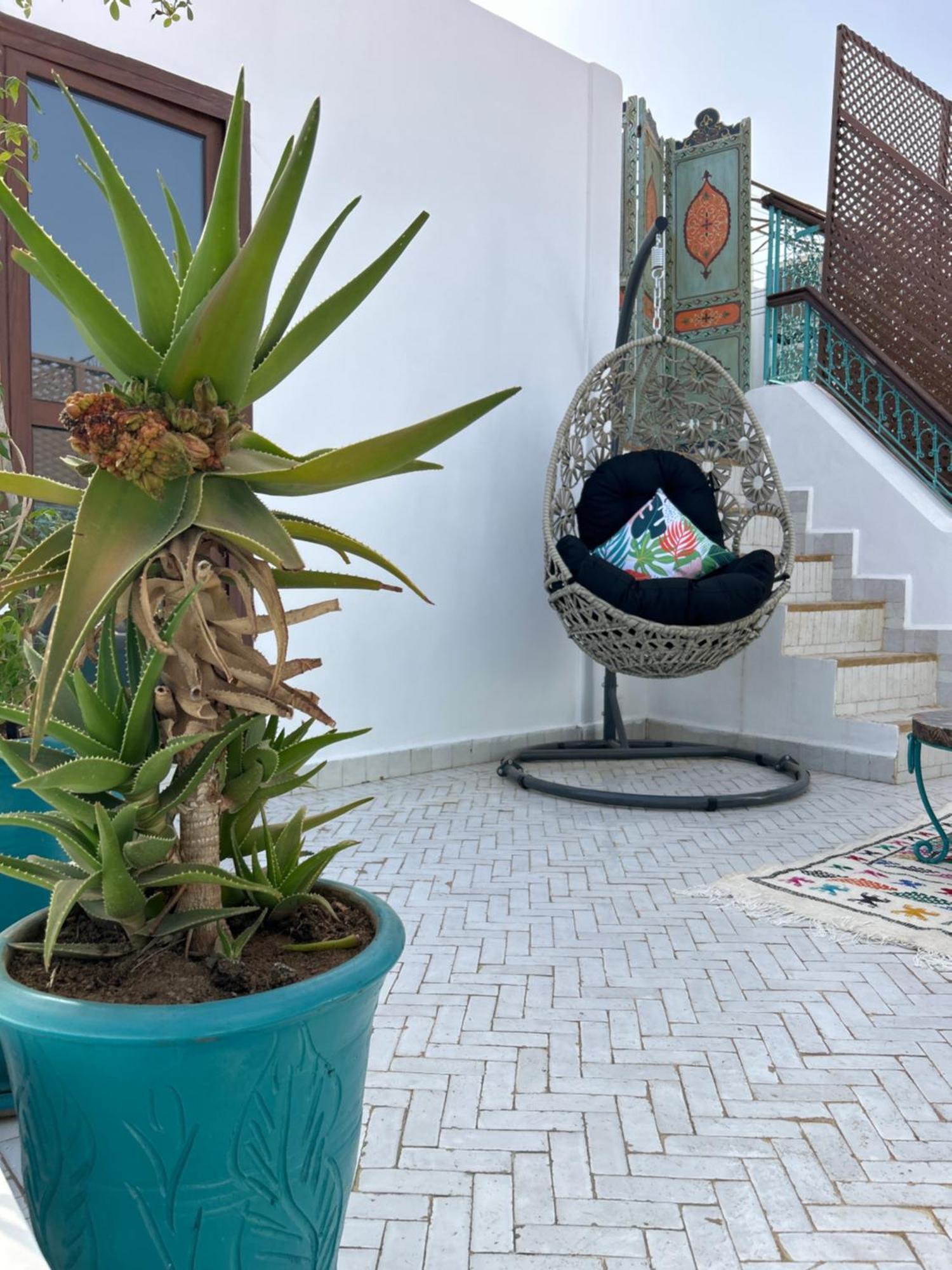 Riad Amazing Amazigh Avec Jacuzzi Petit Dejeuner Compris Avec Aussi Chambres Familiales Pres De La Place Jemaa El Fna Марракеш Экстерьер фото